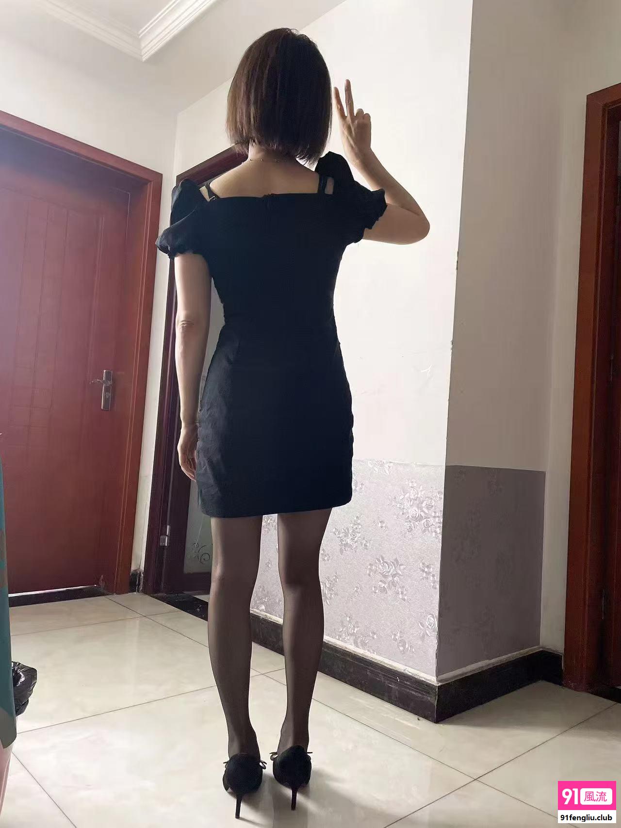 金水肥臀紧致少妇